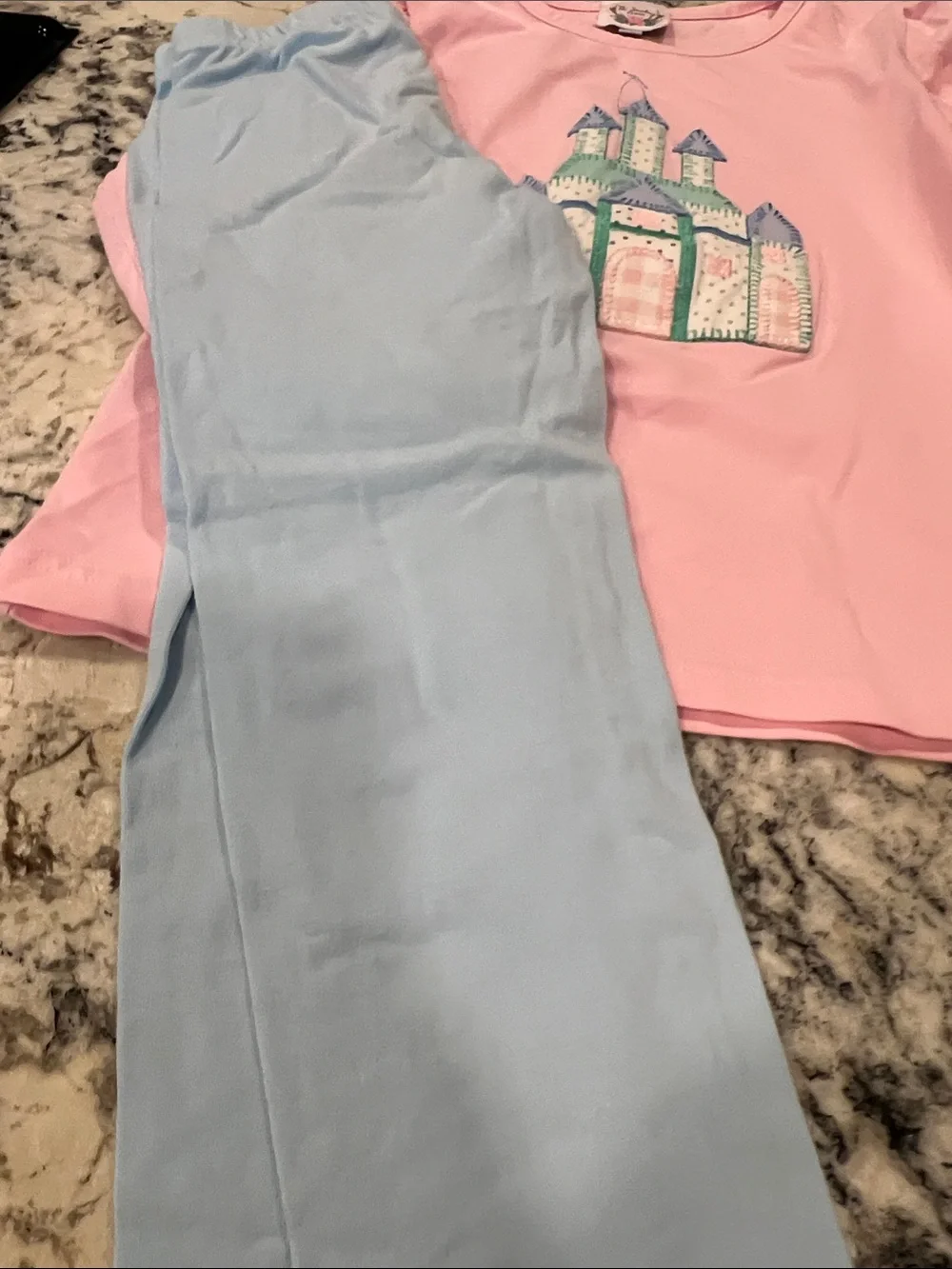 The smocking place top and leggings